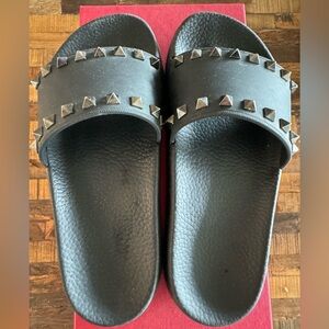 Valentino Rock Stud Rubber Pool Slides (Size 37)